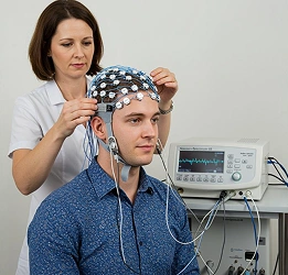 measuring electrical brain and nerve response